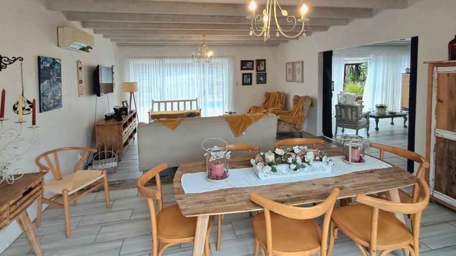 4 Bedroom Property for Sale in Seaview Eastern Cape